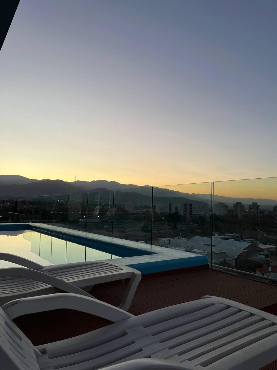 Apartamento Centrico Con Las Mejores Vistas De Mendoza Eksteriør billede